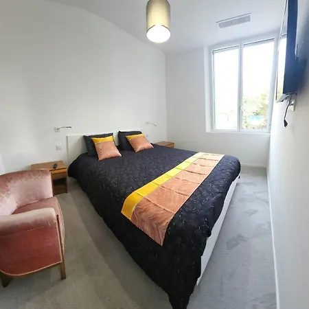 فيلة En Famille Ou Entre Amis *